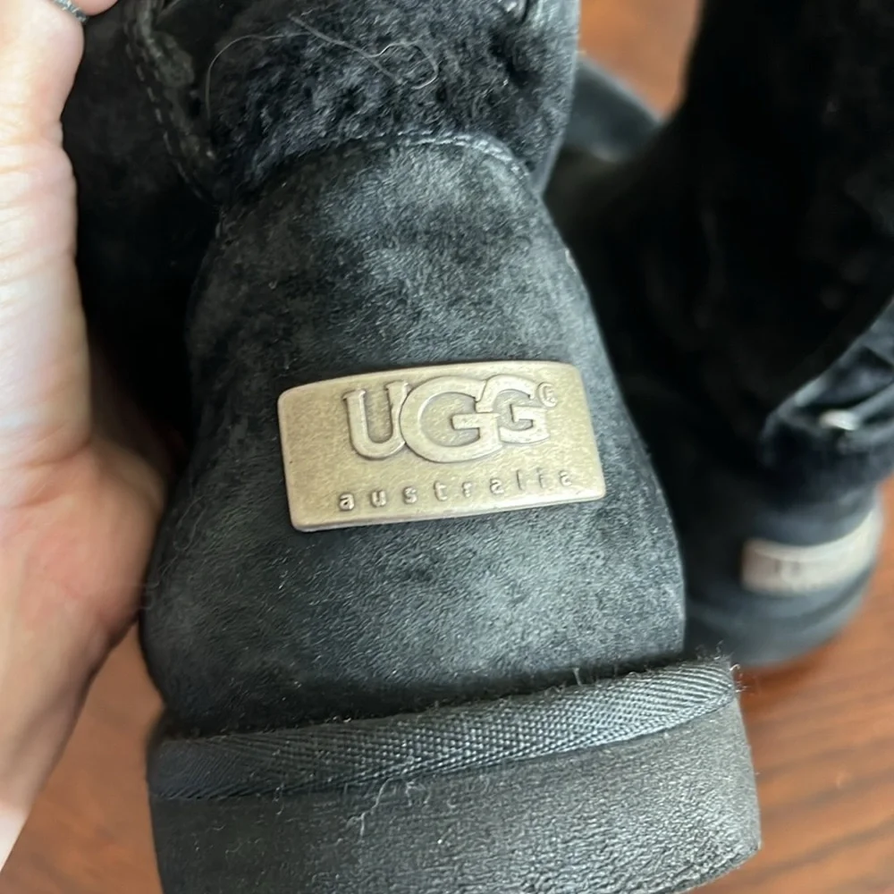 UGG Roseberry Tall Lace Back Black Women”s Size 8 Sheepskin Boots - Picture 4 of 10